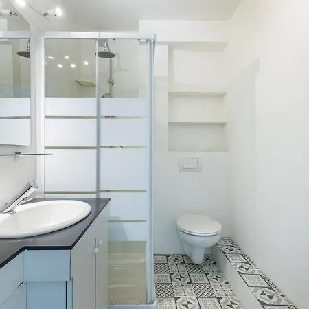 Bright And Functional T2 With Balcony Apartment *